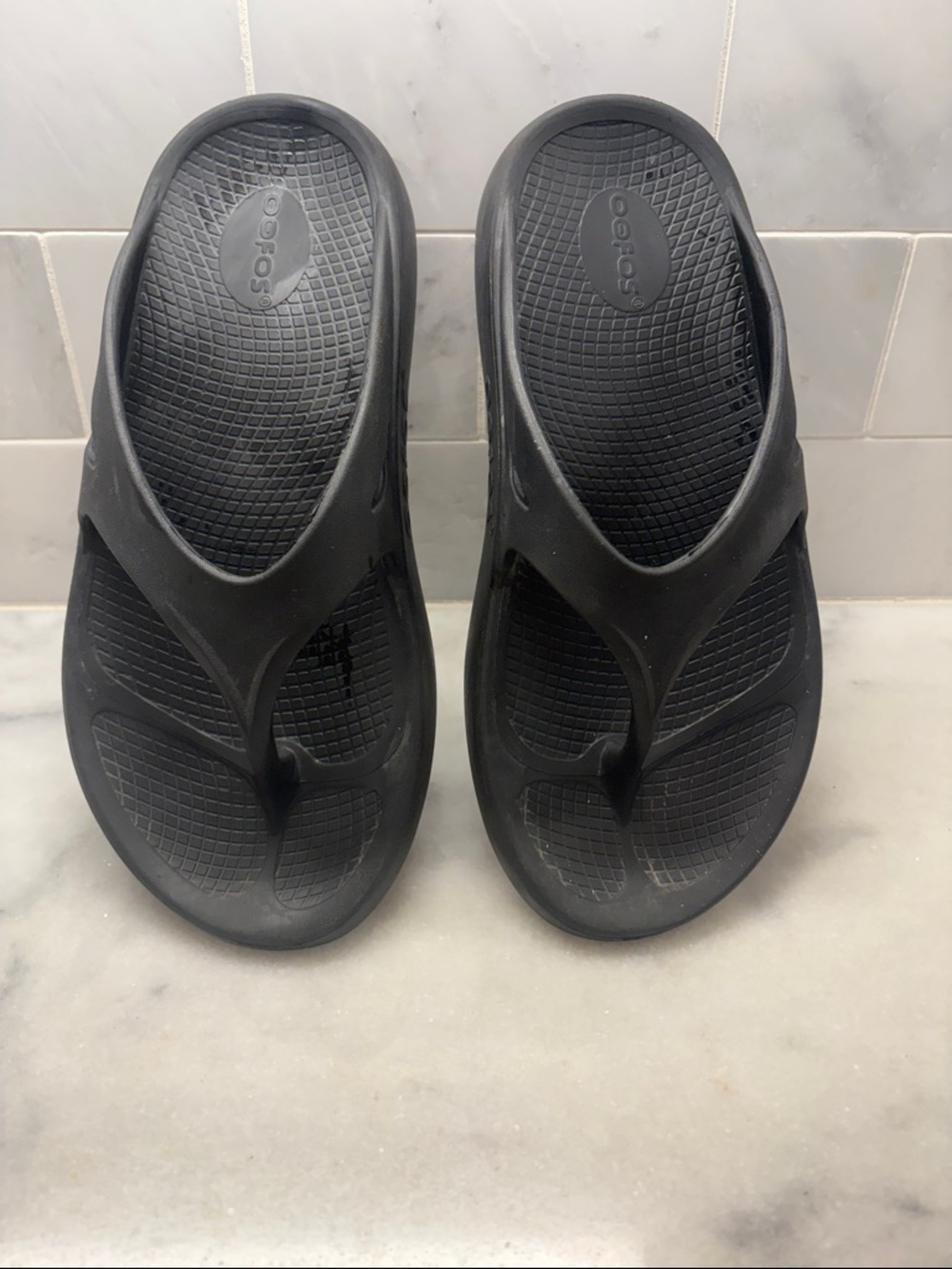 OOFOS Black Womens Recovery Flip-Flops